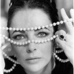ELIZABETH TAYLOR AND HER PEARLS