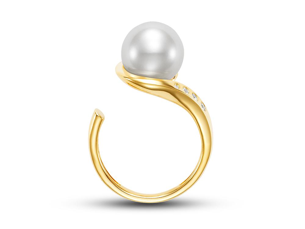 Asymmetrical Pearl & Diamond Ring